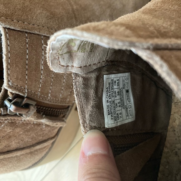 Reef suede booties with low heel 7.5 - Picture 8 of 9